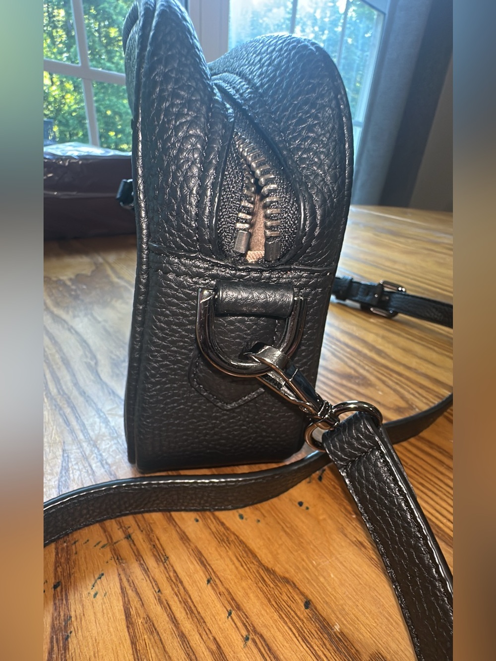 Angela Roi Black Messenger Crossbody bag (bags17)